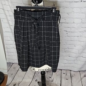 H&M Black/White Windowpane Paperbag Skirt  Size 0